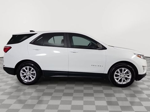 Used 2021 Chevrolet Equinox LS FWD image 9