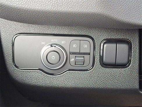 Used 2025 Mercedes-Benz Sprinter 2500 image 25