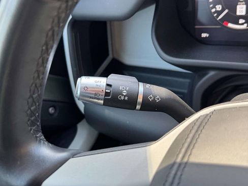 Used 2020 Land Rover Defender 110 SE image 19