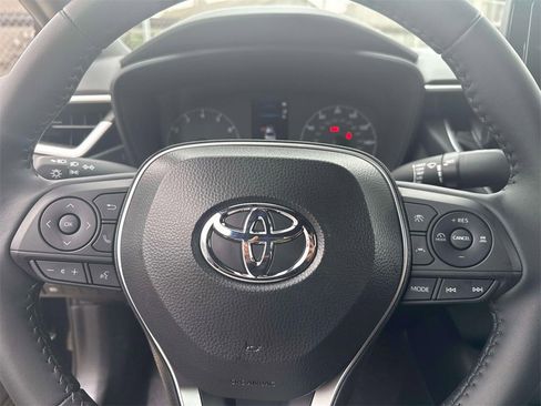 Used 2025 Toyota Corolla SE image 16