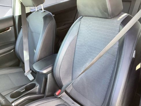 Used 2023 Kia Seltos S w/ Navigation Package image 2