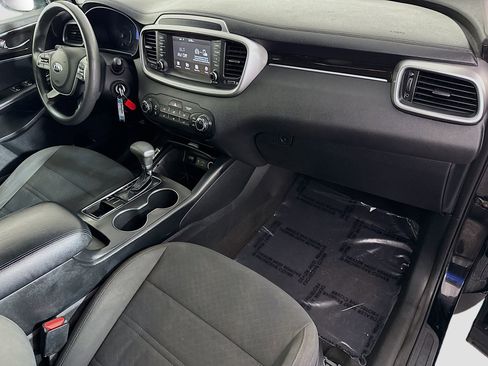 Used 2019 Kia Sorento FWD image 29
