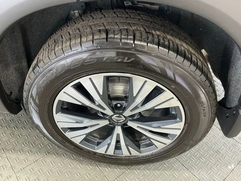 Used 2021 Nissan Rogue SV image 41