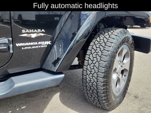 Used 2018 Jeep Wrangler Unlimited Sahara AWD/4WD image 18