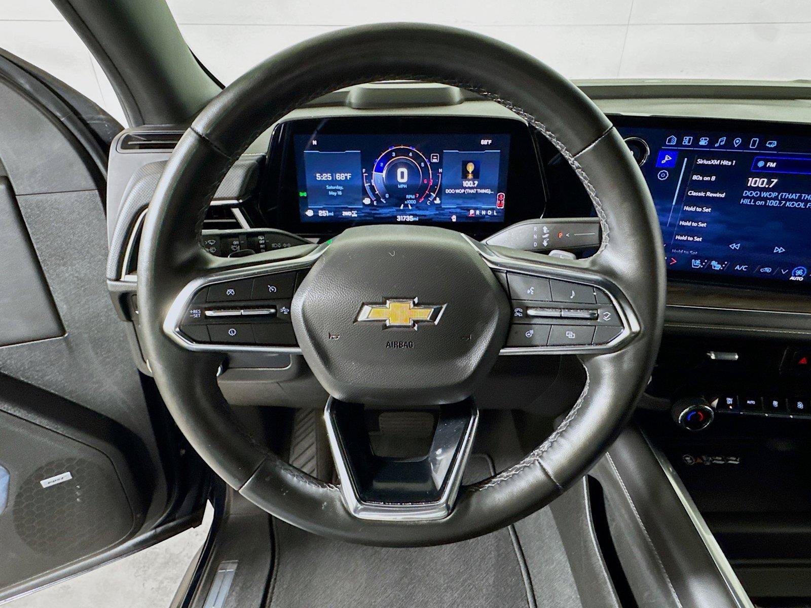 Certified 2025 Chevrolet Suburban Premier AWD/4WD image 9