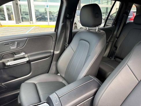 Used 2024 Mercedes-Benz GLB 250 image 15