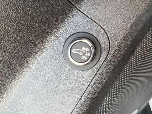 Used 2022 GMC Acadia AT4 w/ Preferred Package image 25