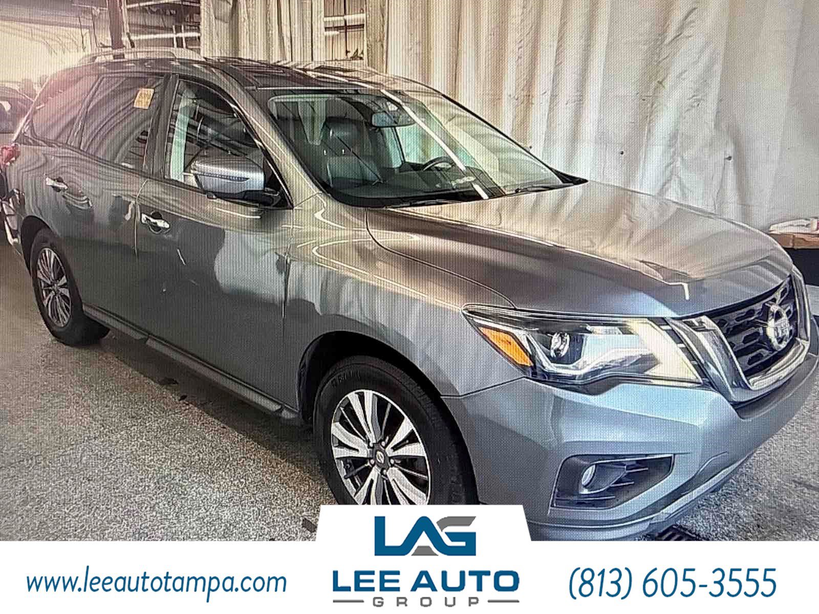 Used 2019 Nissan Pathfinder SL FWD image 4