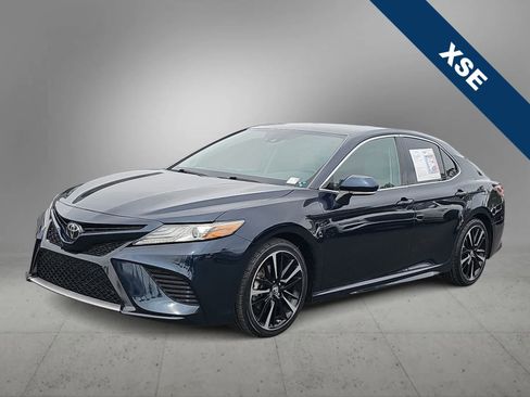 Used 2019 Toyota Camry XSE FWD image 4