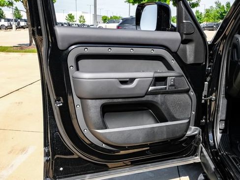 Used 2025 Land Rover Defender 130 V8 AWD/4WD image 62