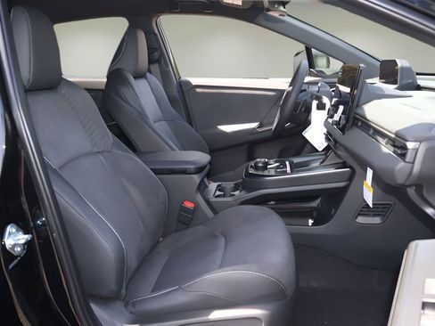 New 2026 Toyota C-HR AWD/4WD image 18