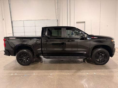 Used 2020 Chevrolet Silverado 1500 LT Trail Boss w/ Midnight Edition image 6