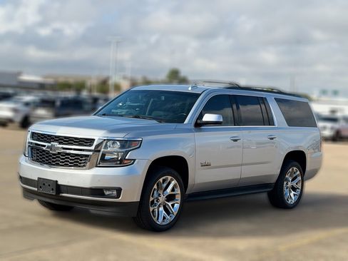Used 2020 Chevrolet Suburban LT w/ Texas Edition Package RWD image 4