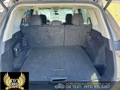 Used 2025 Nissan Rogue SV image 7