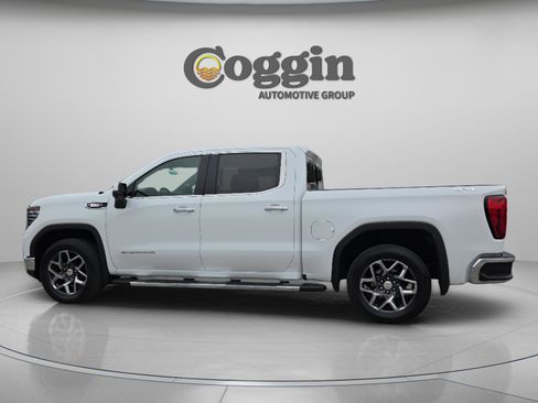 Used 2024 GMC Sierra 1500 SLT w/ SLT Premium Plus Package AWD/4WD image 2