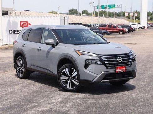 Used 2025 Nissan Rogue SL w/ SL Premium Package AWD/4WD image 2