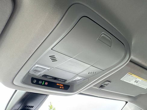 Used 2023 GMC Acadia SLE w/ Driver Convenience Package FWD image 26