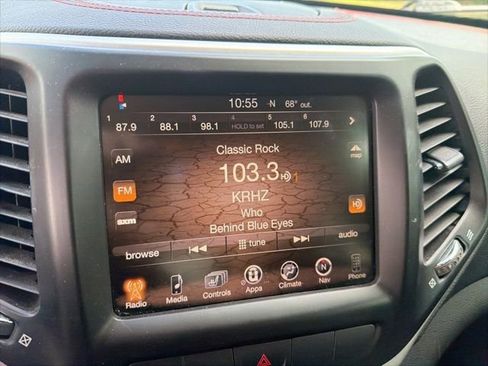 Used 2015 Jeep Cherokee Trailhawk w/ Cold Weather Group image 14