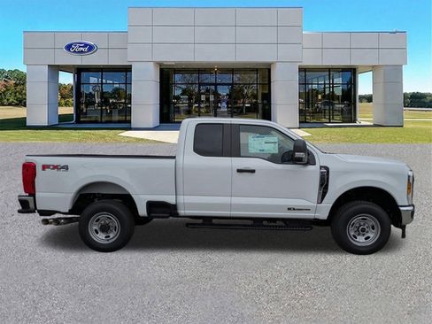 New 2026 Ford F250 XL AWD/4WD image 3