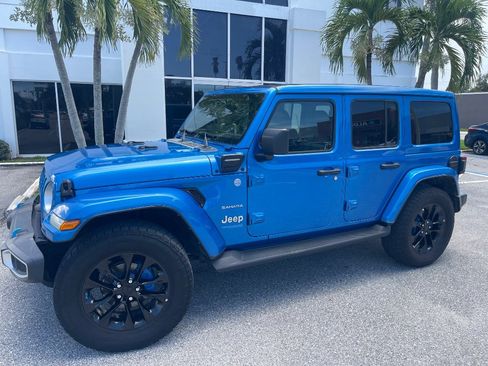 Used 2022 Jeep Wrangler Unlimited Sahara AWD/4WD image 29