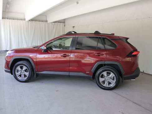 Used 2025 Toyota RAV4 XLE w/ Convenience Package AWD/4WD image 25