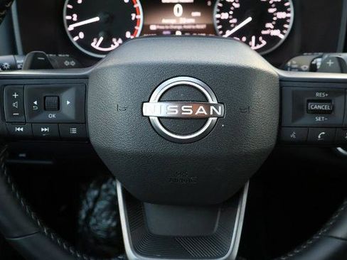 Certified 2025 Nissan Rogue SV image 24