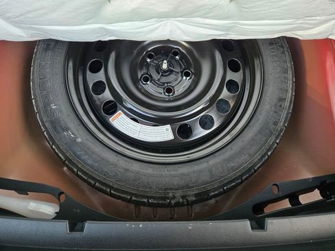 Used 2021 Ford Explorer XLT image 21