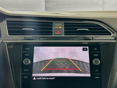 Used 2023 Volkswagen Tiguan SE FWD image 22