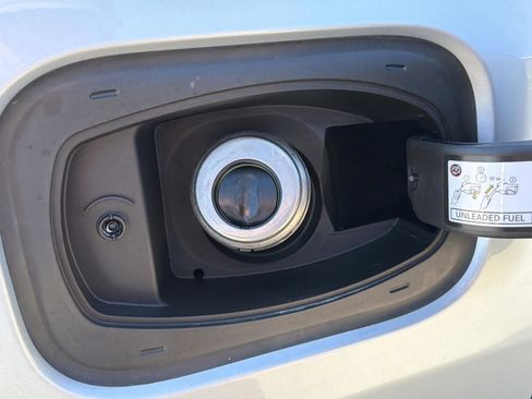 New 2026 Jeep Compass Latitude image 18