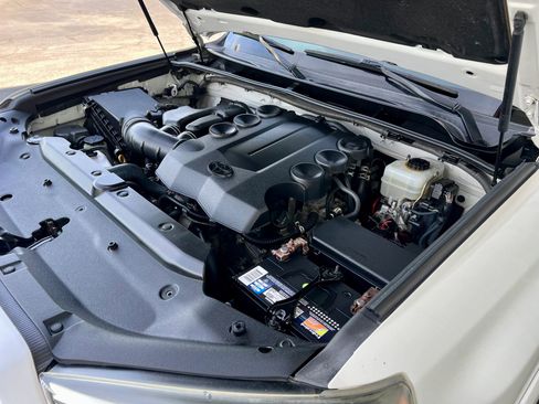 Used 2016 Toyota 4Runner Limited image 10