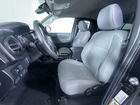 Used 2022 Toyota Tacoma SR image 16