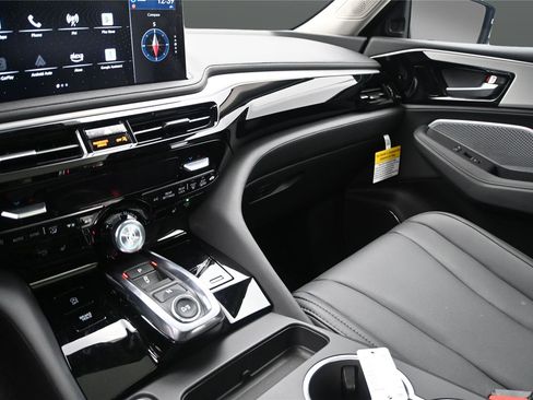 Certified 2026 Acura MDX SH-AWD image 4