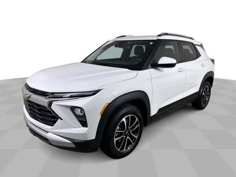 Used 2025 Chevrolet TrailBlazer LT AWD/4WD image 1