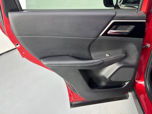 Used 2022 Mitsubishi Outlander SE image 39