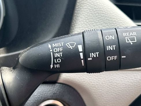 Used 2019 Toyota RAV4 XLE FWD image 32