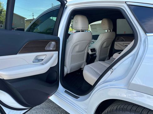 Used 2025 Mercedes-Benz GLE 450 4MATIC Coupe image 17