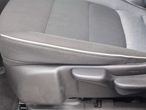 Used 2025 Chevrolet TrailBlazer LT AWD/4WD image 14