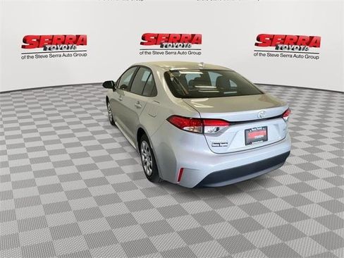 Used 2025 Toyota Corolla LE w/ Convenience Package image 7