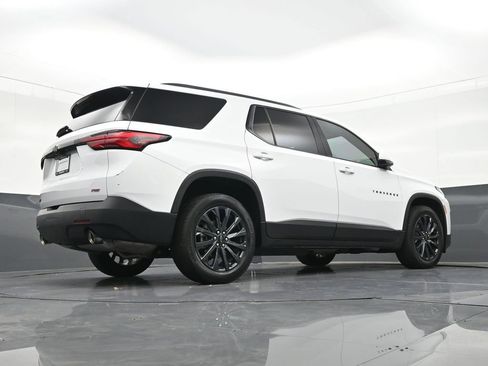Used 2023 Chevrolet Traverse RS image 33