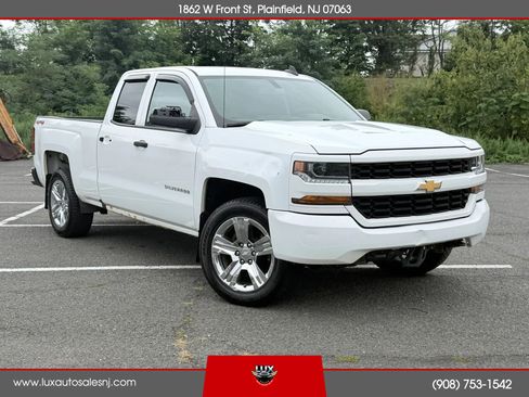 Used 2018 Chevrolet Silverado 1500 Custom w/ Custom Value Package AWD/4WD image 27