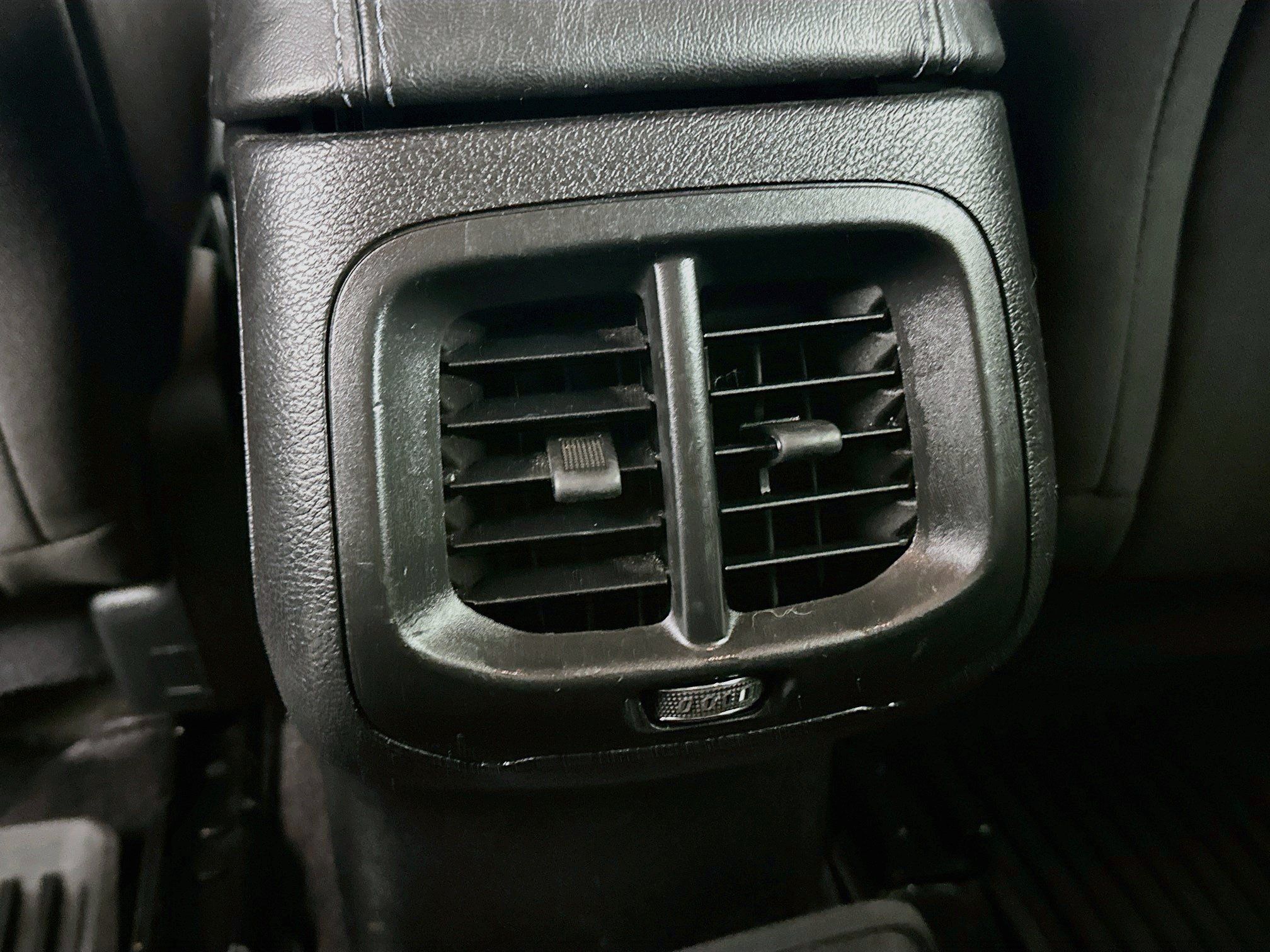 Used 2019 Jeep Cherokee Latitude w/ Popular Appearance Group FWD image 25