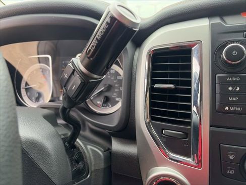 Used 2019 Nissan Titan PRO-4X image 19
