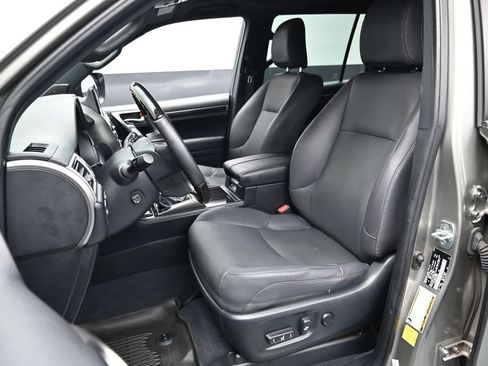 Used 2023 Lexus GX 460 Premium AWD/4WD image 17