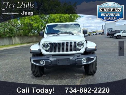 Used 2025 Jeep Wrangler Unlimited Sahara w/ Safety Group AWD/4WD image 2