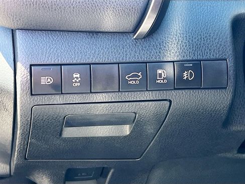 Used 2020 Toyota Camry XSE FWD image 10