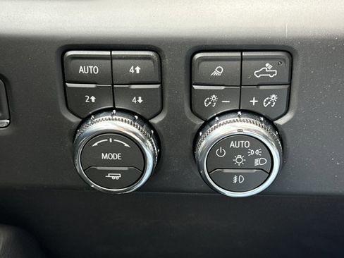 New 2026 GMC Sierra 1500 AT4X w/ LPO, Black Badging Package AWD/4WD image 24