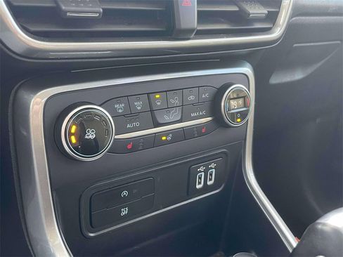 Used 2018 Ford EcoSport SE w/ SE Cold Weather Package image 28