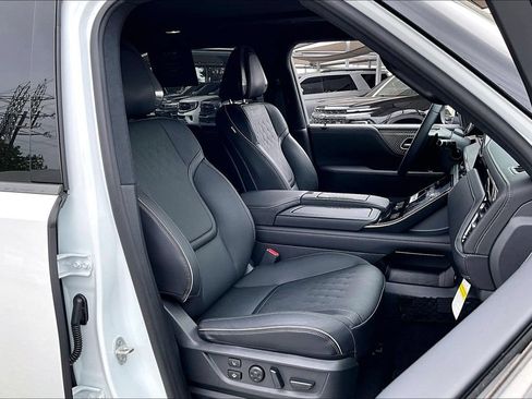Certified 2026 INFINITI QX80 Autograph w/ Premium Cargo Package AWD/4WD image 10