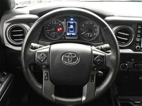 Used 2021 Toyota Tacoma TRD Off-Road image 22