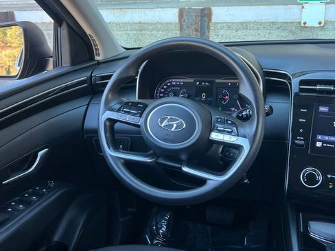 Used 2023 Hyundai Tucson SE image 16